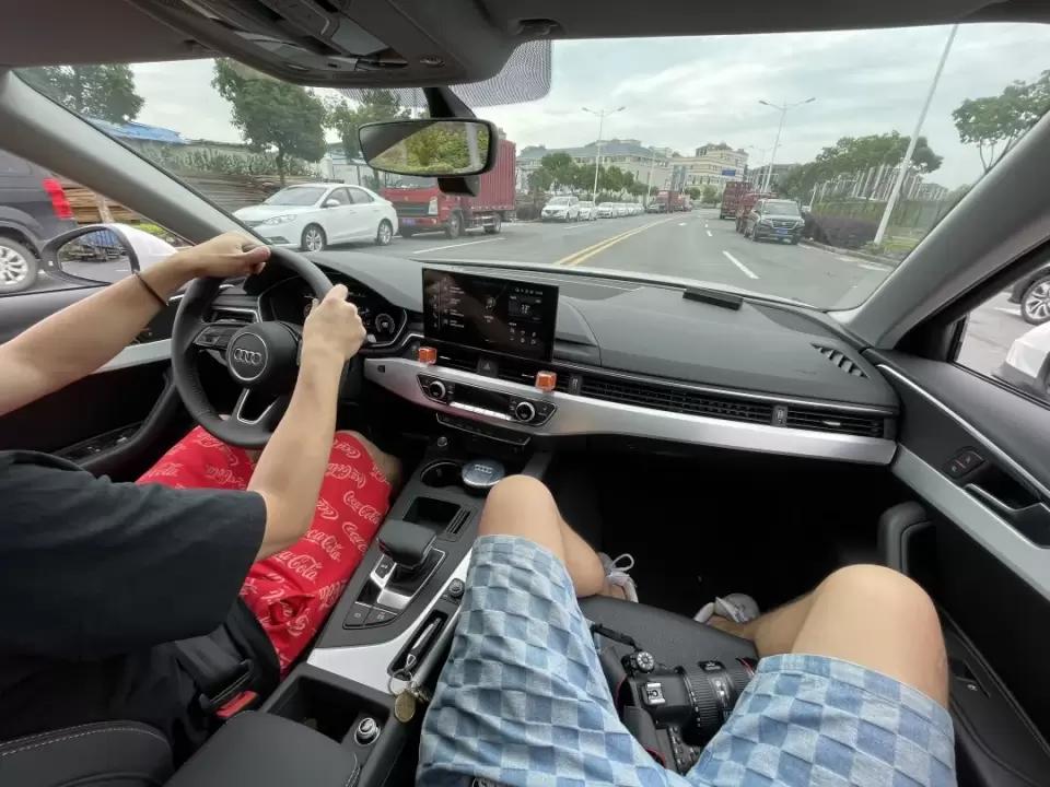 17款奥迪a4l试驾视频胖哥,奥迪a4l2021款试驾视频