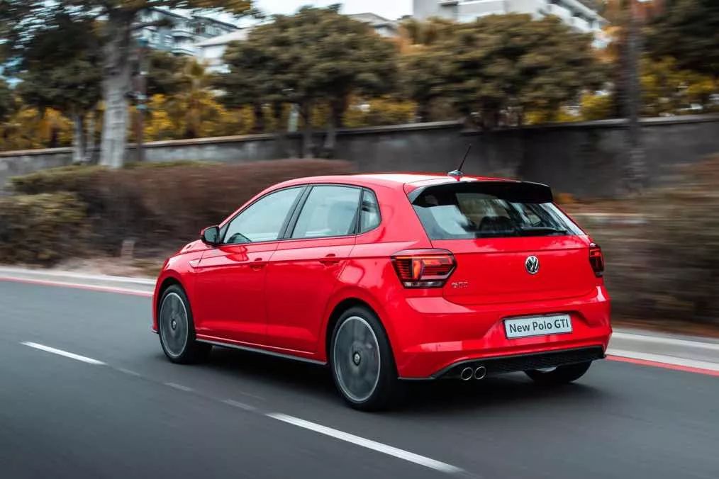 年轻人第一台车选大众菠萝怎么样,沉浸式体验老款大众菠萝