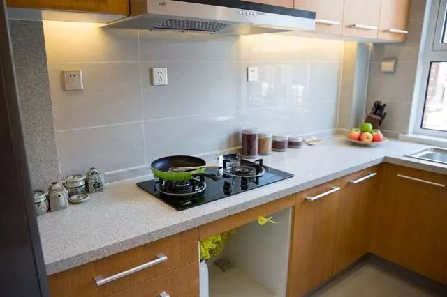 锅具收纳小妙招废物利用,厨房各种锅具收纳技巧