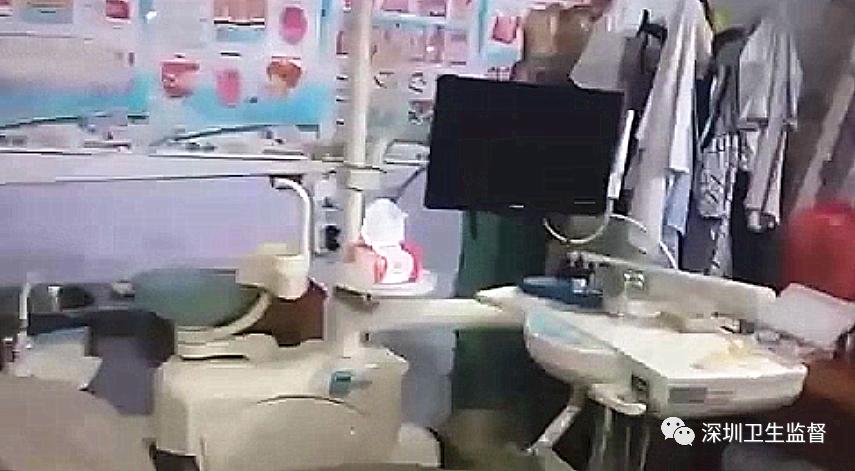 碰瓷不成反被暴打,男子碰瓷不成竟持刀威胁司机