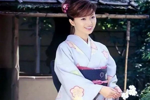 酒井法子现场直播视频,酒井法子复出艰难