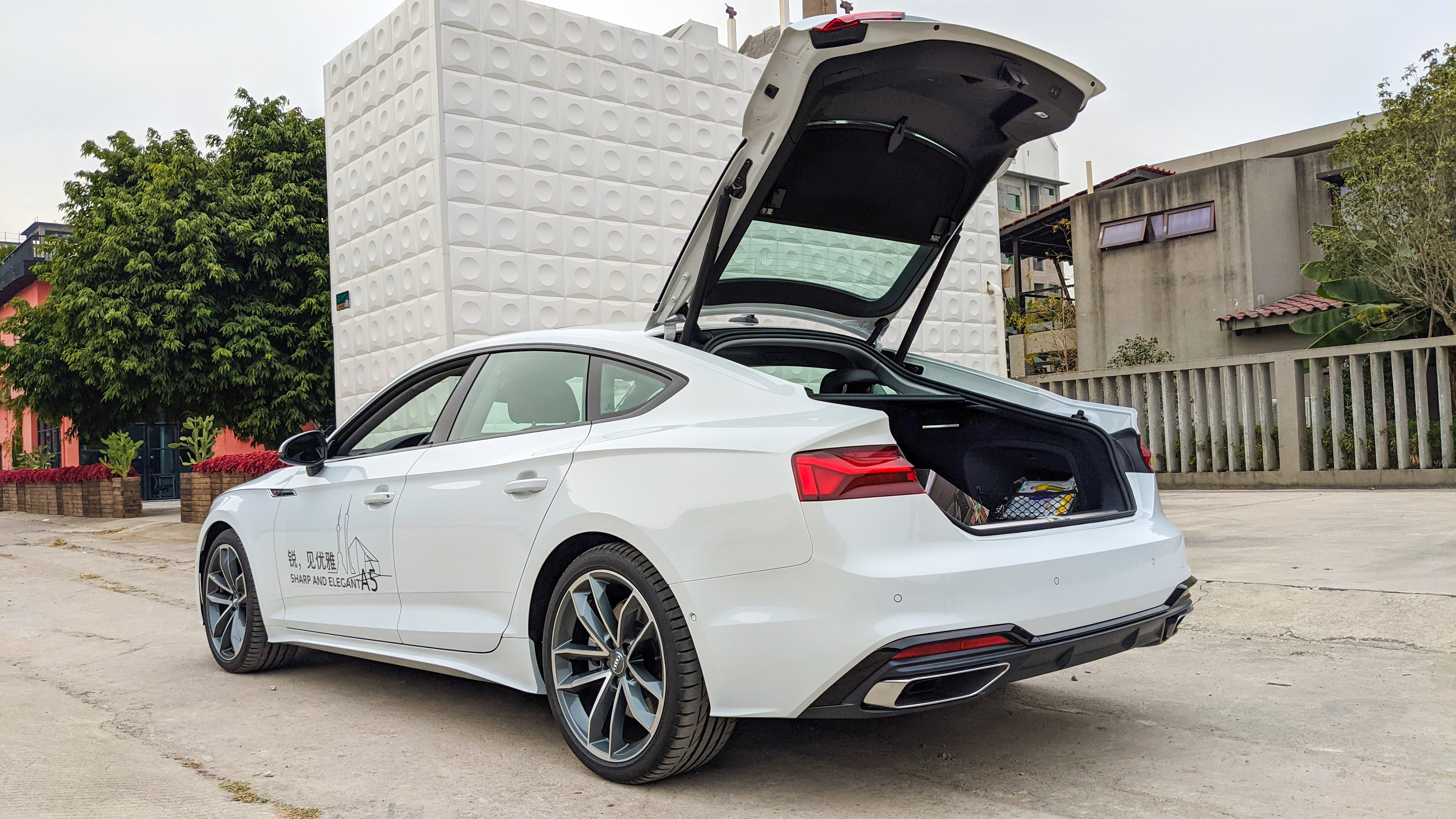 新奥迪a52017款,试驾新奥迪a5蓝色