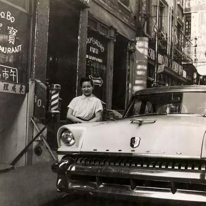 100多年前女生为什么要裹脚,100年前女人裹小脚的图