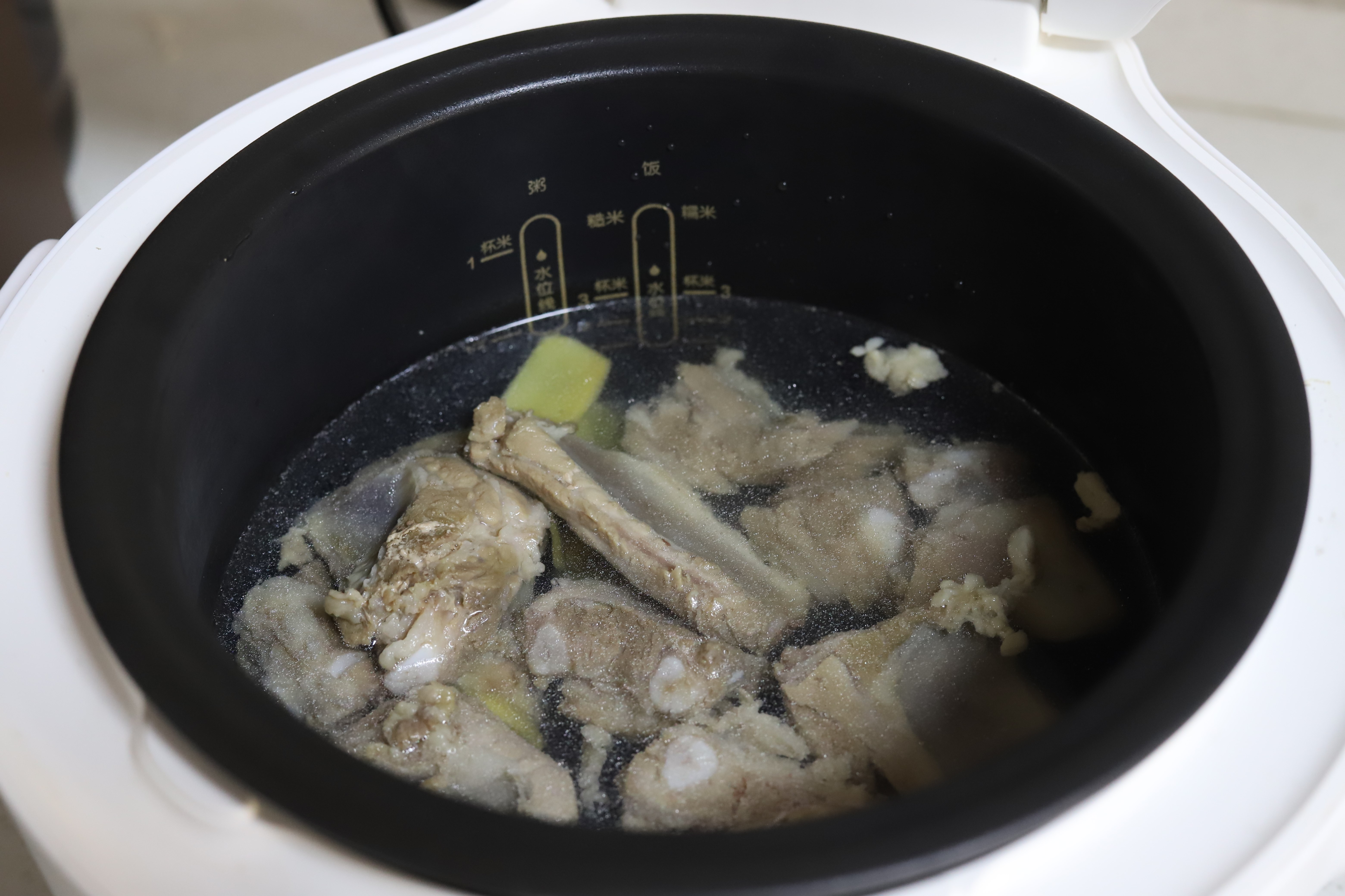 用电饭煲炖排骨汤的做法,电饭锅炖排骨汤的家常做法大全集