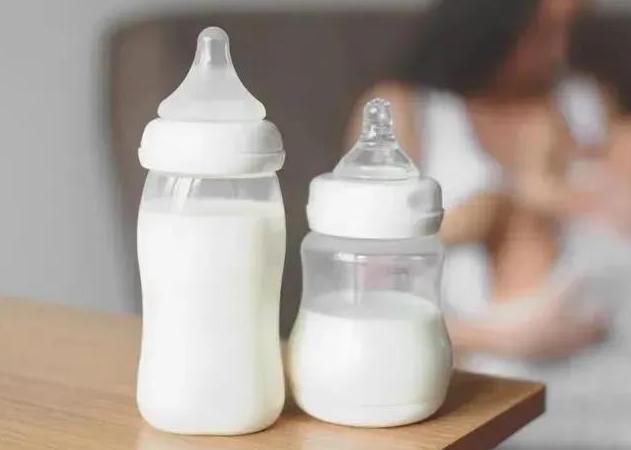 宝宝的旧衣服扔掉好不好,宝宝的旧衣服送别人不要