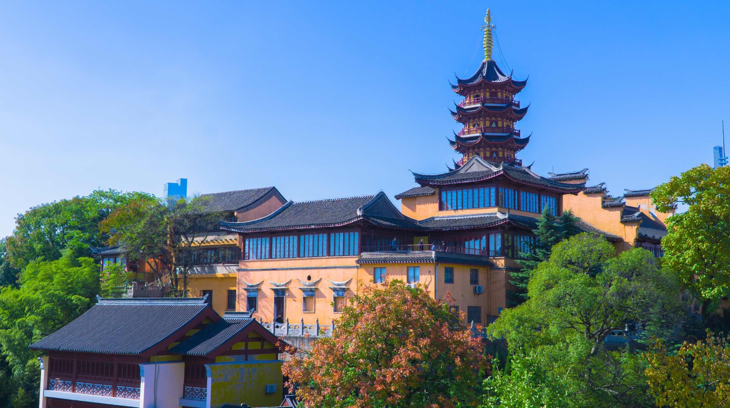 南京人气最高的3大寺庙，历史悠久，风景优美，是赏秋静心好去处