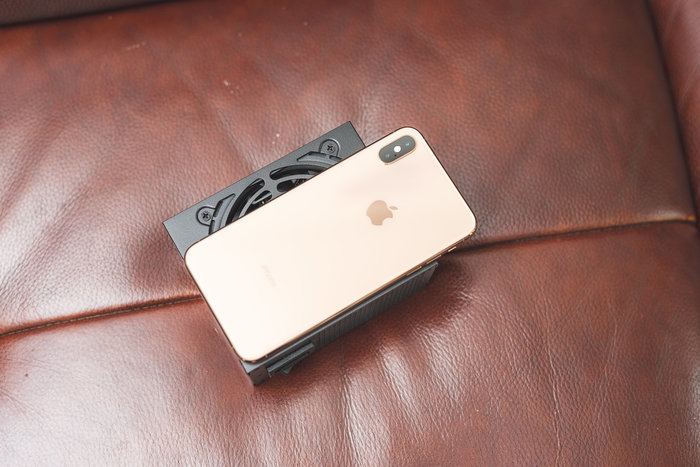 itx顶级主机配置,能提着走的电脑主机