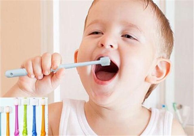 格格宝宝,婴儿长牙齿都一样顺序吗