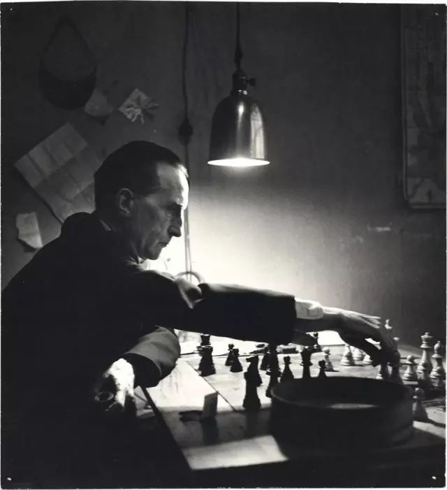 杜尚如是说：艺术要么是剽窃，要么是革命