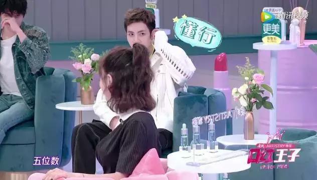 别傻了,你以为她们是真的惨么?