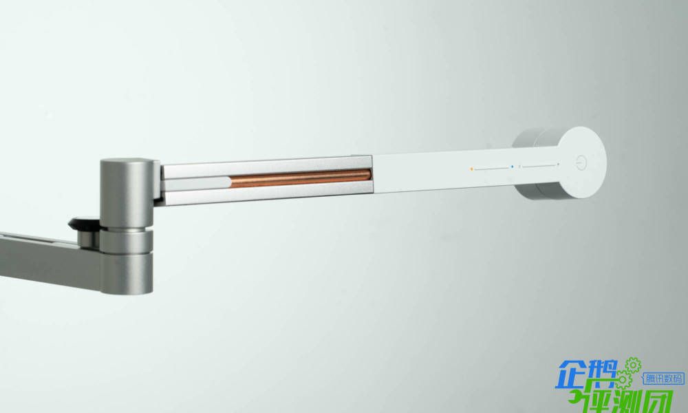 戴森落地灯黑金和白色的区别,戴森落地灯值得购买吗