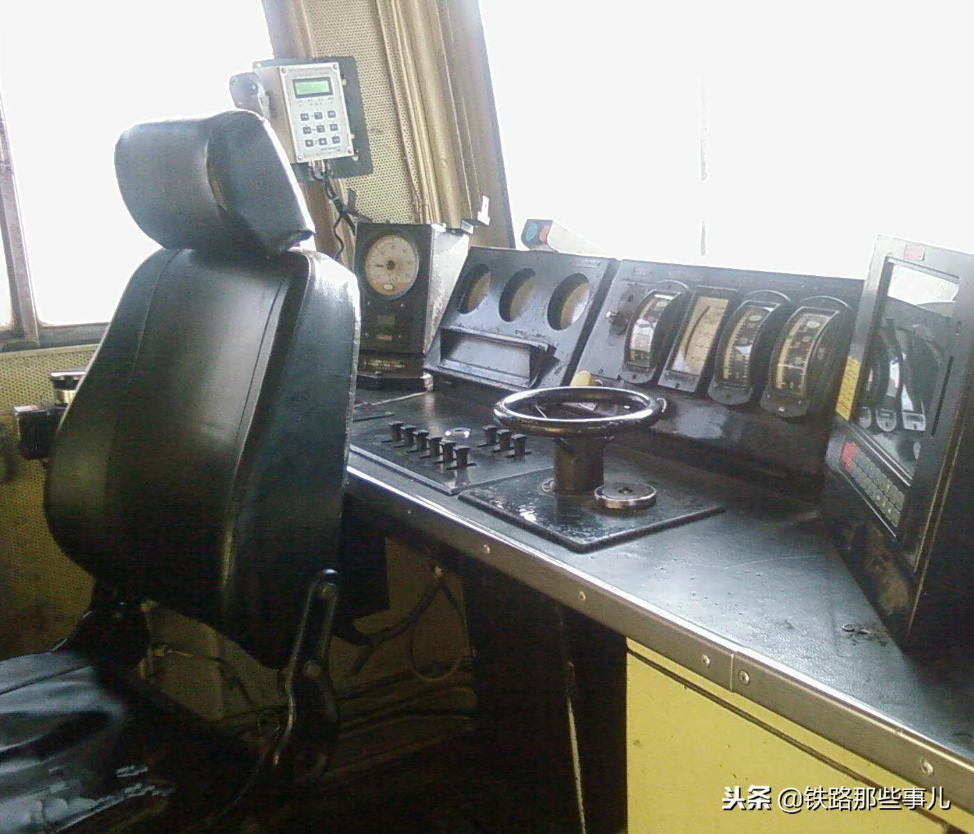 韶山6型电力机车生产年份,韶山ss7d型电力机车大全