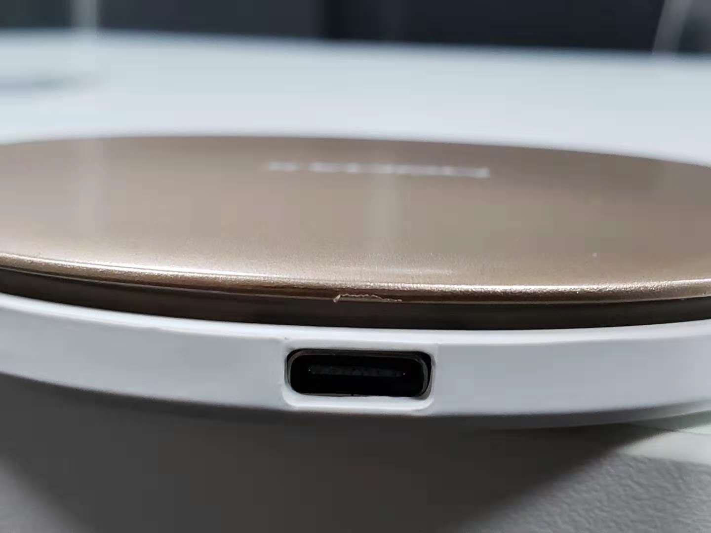 momax无线充电,momax苹果18w快充