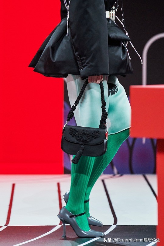 prada2023早春新款包,新款prada时装包晚宴包