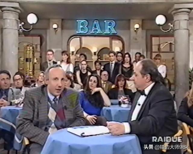 1979年意大利空军在进行侦查返航时,拍到棺材一样的不明物体