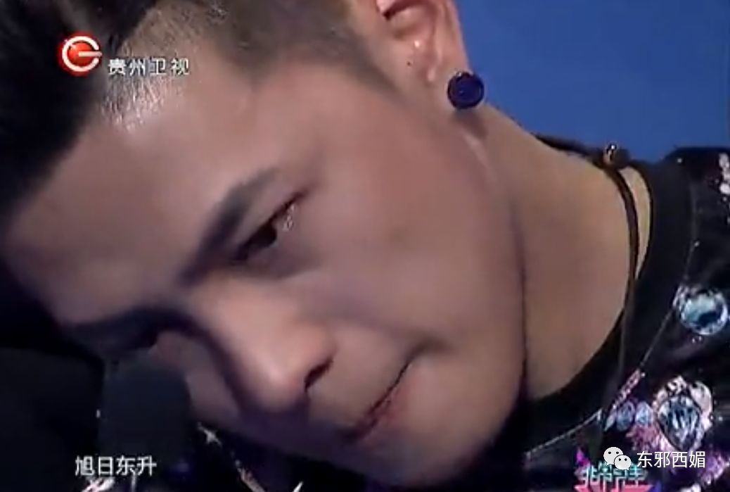 别人是找女友，他是找妈！