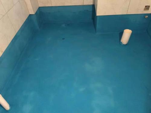 靠近卫生间墙面起皮怎么补救,卫生间地面防水起皮是怎么回事