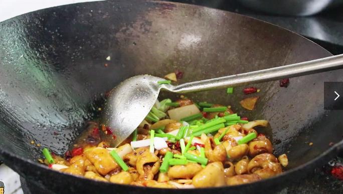 潘哥肥肠,万州正宗肥肠干锅做法