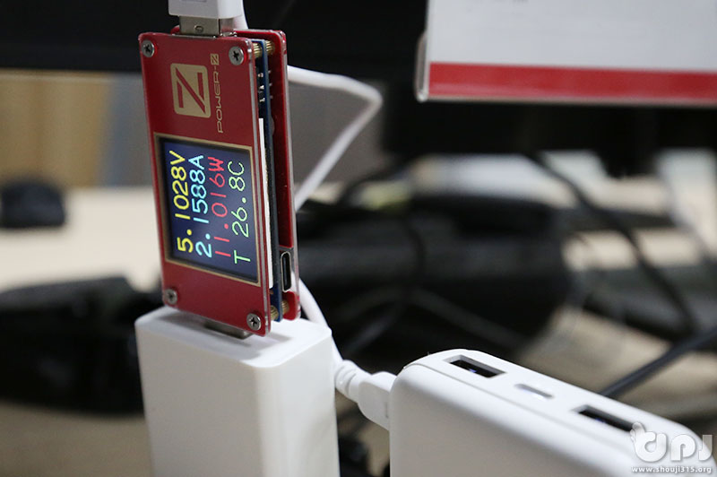 超小体积双入双出飞毛腿SPK-B100充电宝