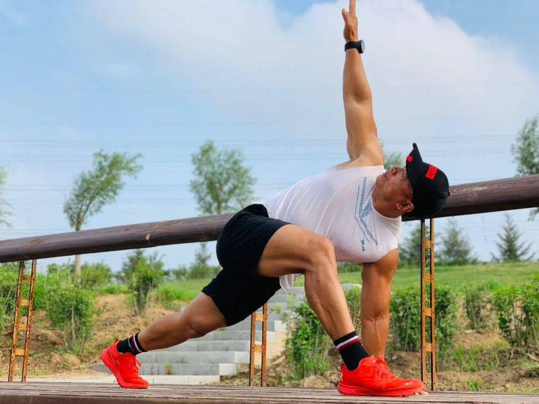 跑步一年脚为什么会变大,跑步小腿变粗了怎么细下来