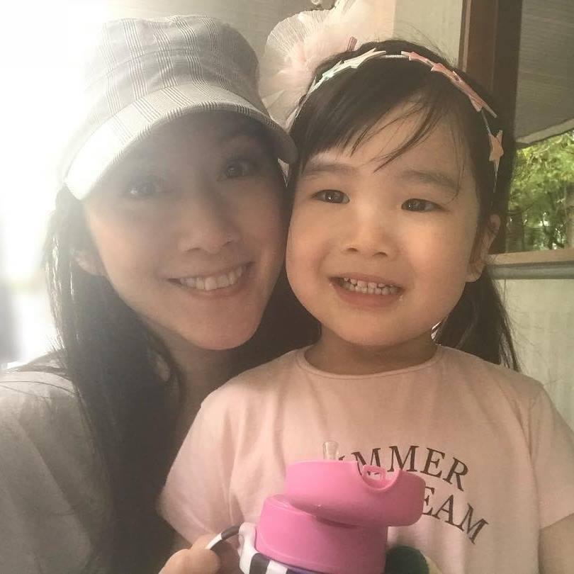 许慧欣年代秀,05年许慧欣江西卫视演唱会