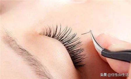 不刷睫毛膏的眼妆好看吗,日常妆容减龄不涂睫毛膏