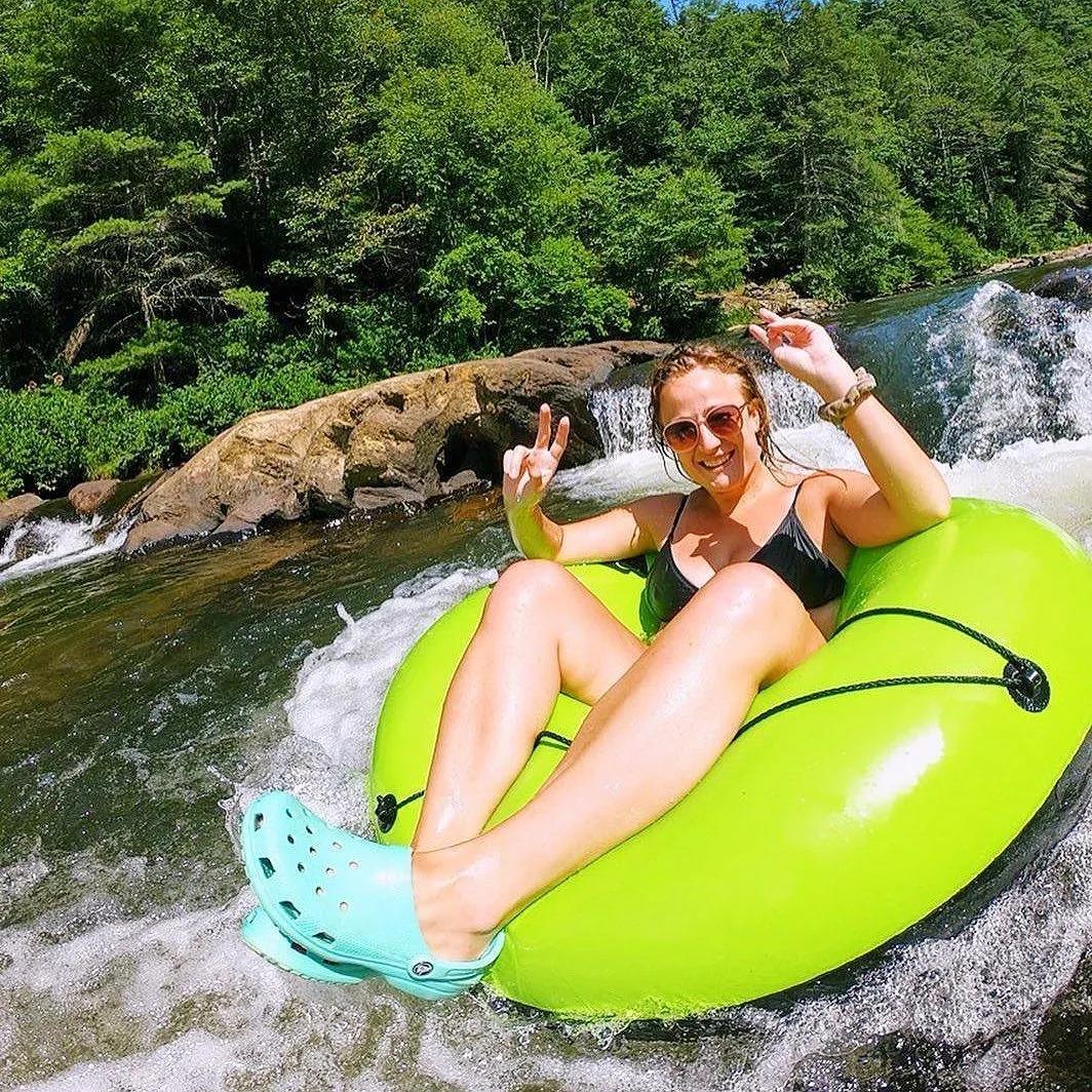 洞洞鞋zara,丑到洞洞鞋