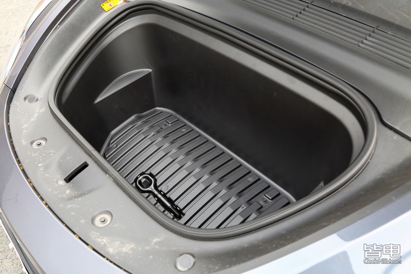 特斯拉modely2021款和2022款区别,20万公里的特斯拉modely怎么样