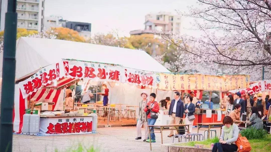 上海夫妻打工20年买了一套房子,80后小夫妻300万买下日本一栋楼