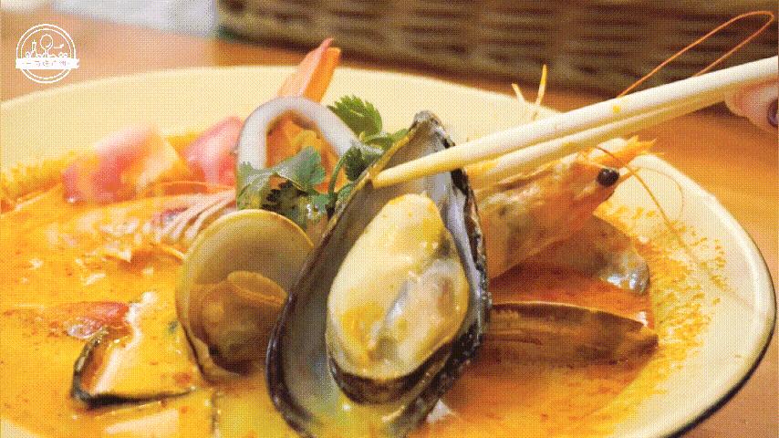 神经病啊！在泰国卖100的绿奶茶这只卖18？真相竟是老板有租收..