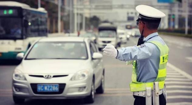 买车险给保险公司送钱,车险买这4个险就够了