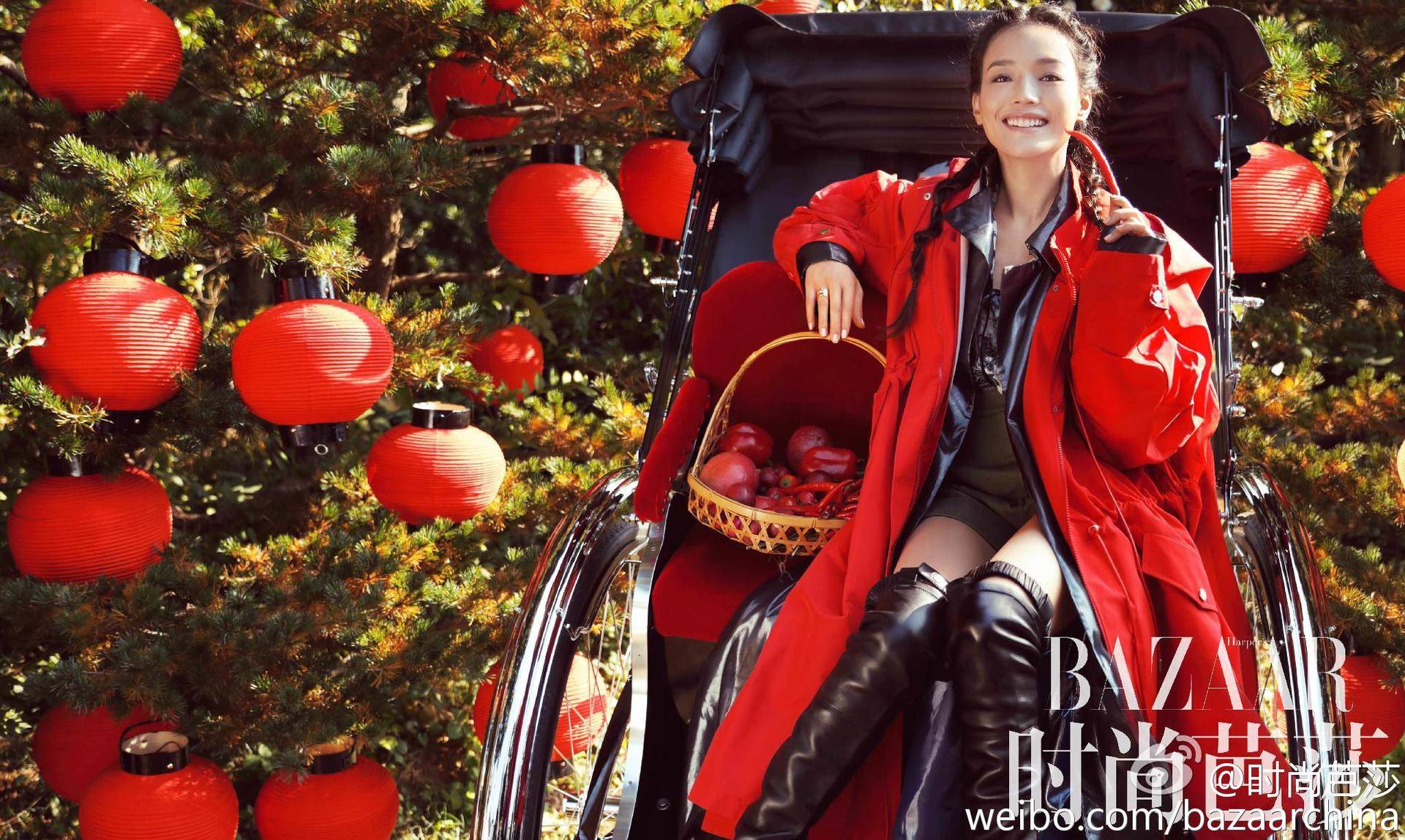 揭秘李宇春千玺舒淇都钟爱的衣服，为了推广中国风她吃尽苦头