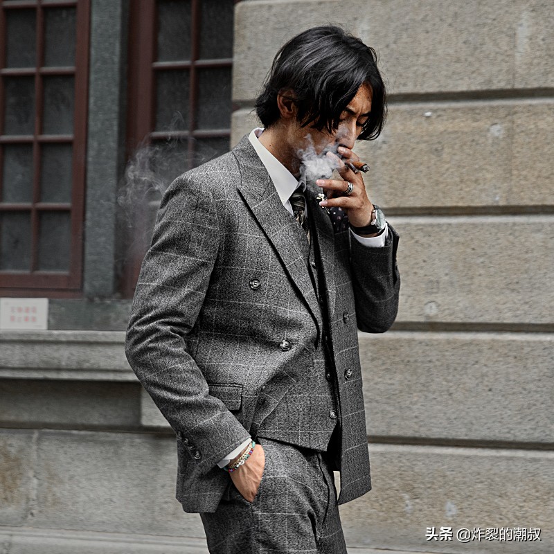 男人西服怎么选？一套复古西服能帅气一辈子