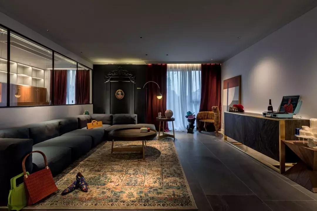 服装设计师的180㎡低调奢华家,超美衣帽间顶一个小户型