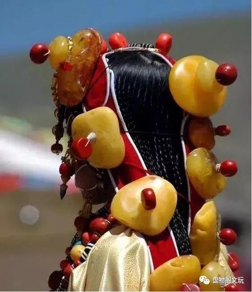 现在市面的蜜蜡全是假的吗,怎么知道是假的蜜蜡