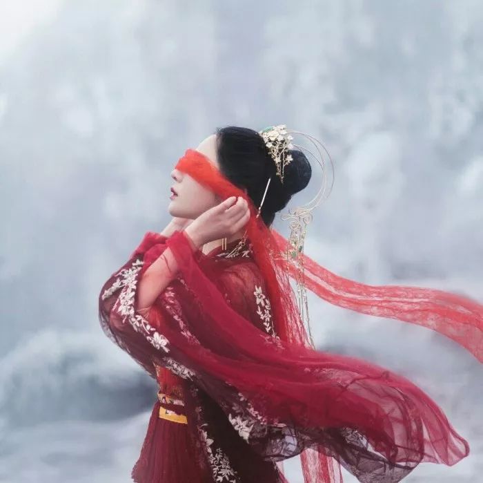 不染世俗的古风女头真人,有意境古风女头真人版