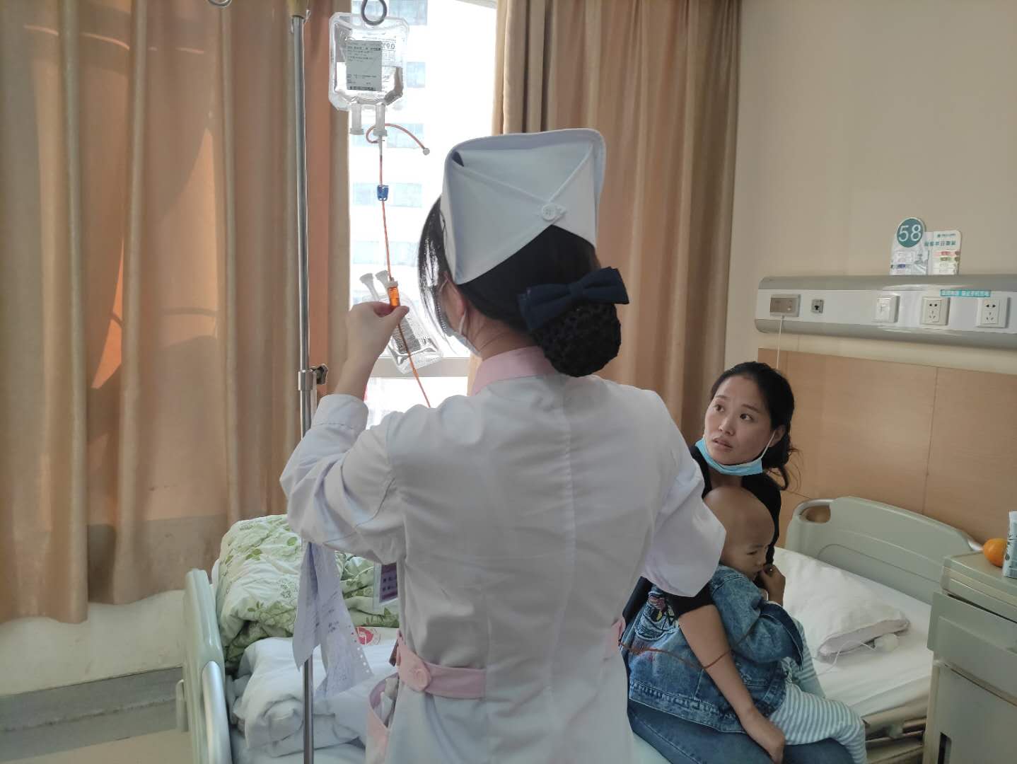 两岁男孩靠止疼药度日，如今四肢发黑痛哭到午夜，父亲为此熬白头