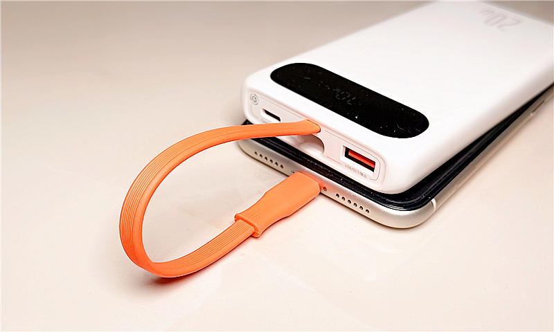 倍思无线快充电源评测,倍思布洛克带线数显快充移动电源