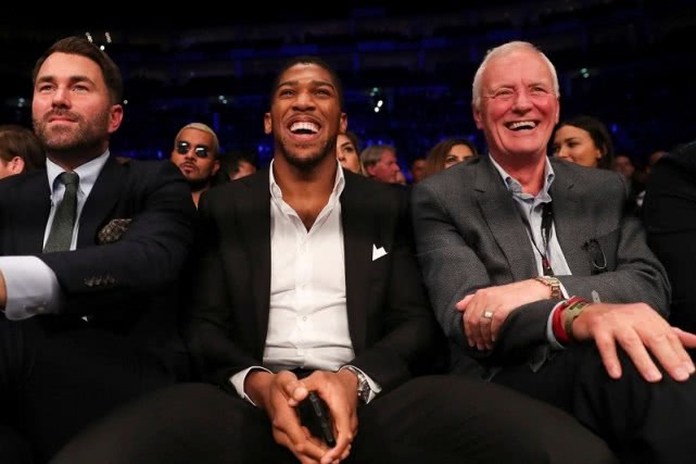 体育赛事追光者巴里·赫恩：抗疫复工之路披荆斩棘