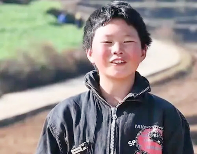 还记得惊动省长的“冰花男孩”吗？如今他怎样了？
