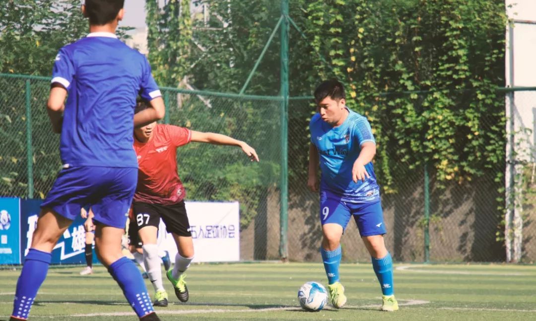 「蜀超联赛第二日综述」自贡兴城足球队强势难挡四连胜夺冠