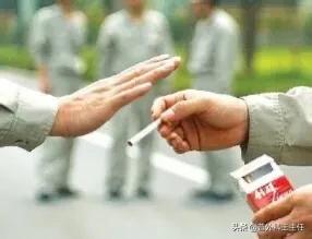 戒烟后咳嗽吐白痰是怎么回事,我戒烟2个月为什么咳嗽很厉害