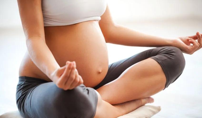 孕妈注意睡姿,孕妇哪些习惯会影响胎位