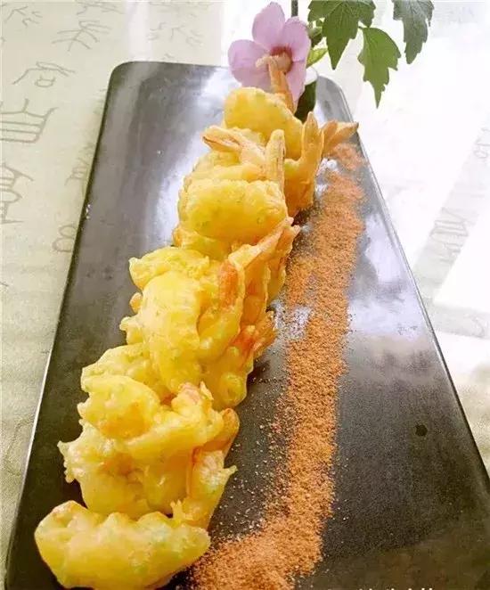 小米虾球创意菜品,金丝沙拉虾球的菜品特点