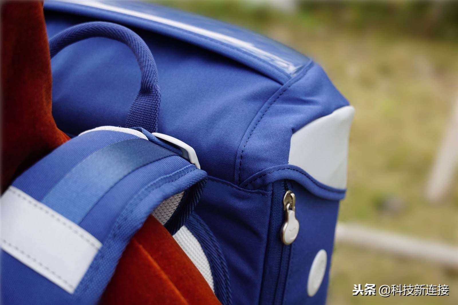米兔书包新款,米兔书包2代与3代的差别