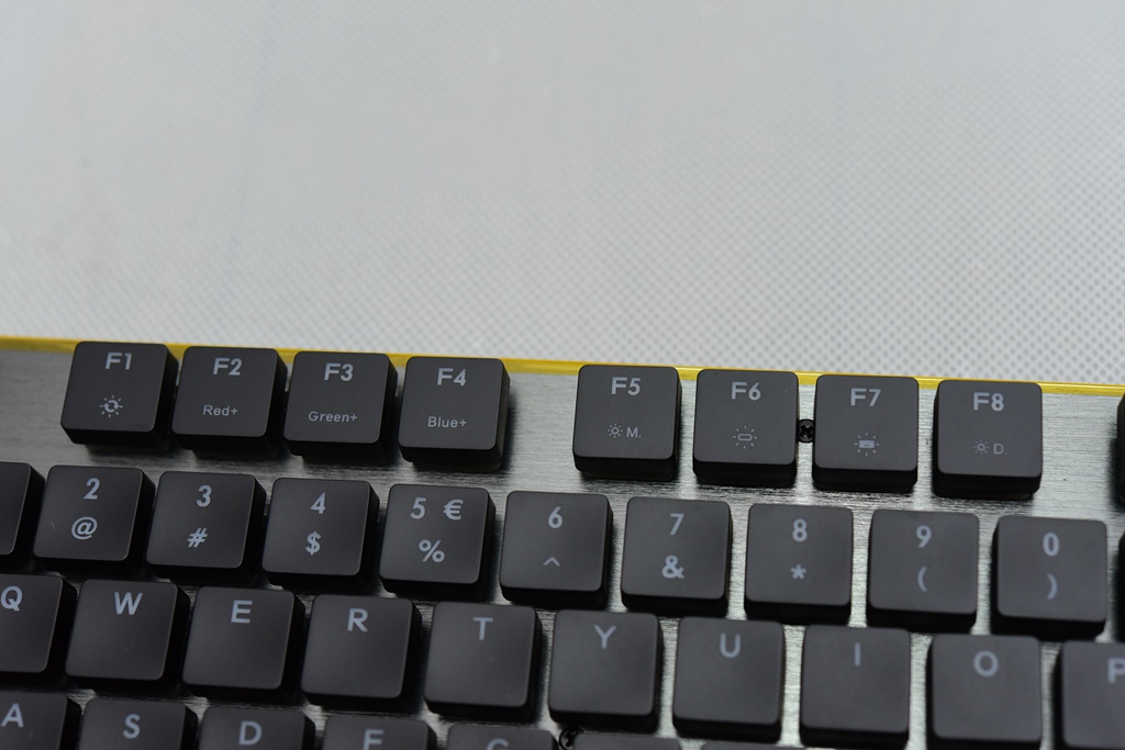 酷冷键盘sk630换键帽,酷冷至尊SK630机械键盘灯光演示