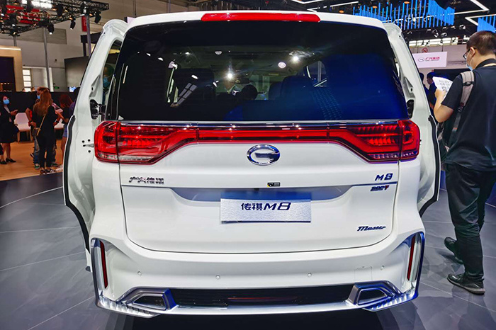 吉利星瑞和高尔夫8哪个更值得买,高尔夫和星瑞