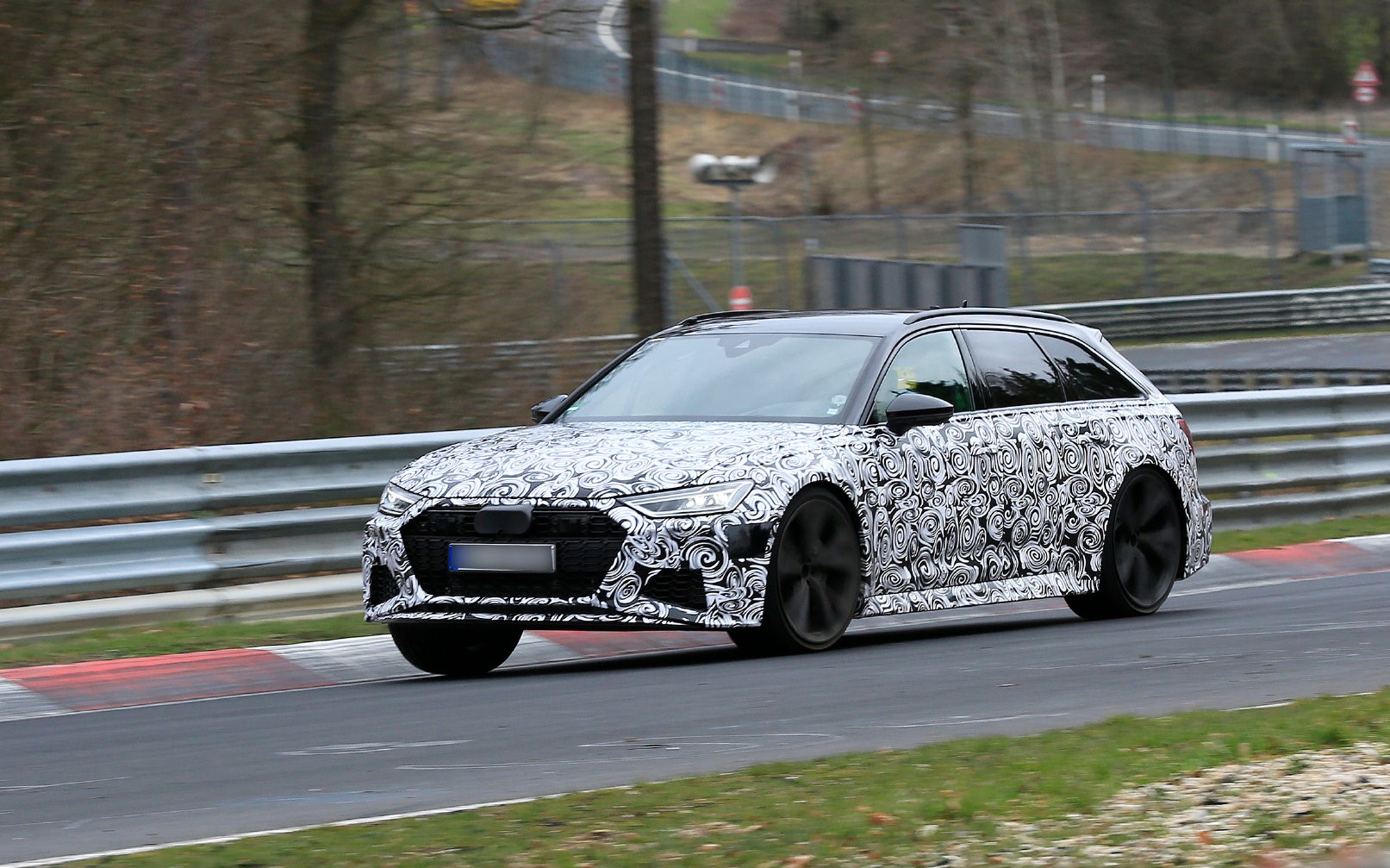 国内第一台新款上市的rs6,最新款rs6发布