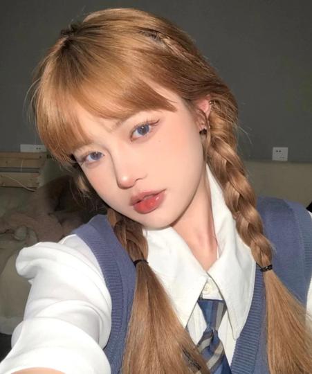 脸部什么纹路最显老,脸上显老的两条线