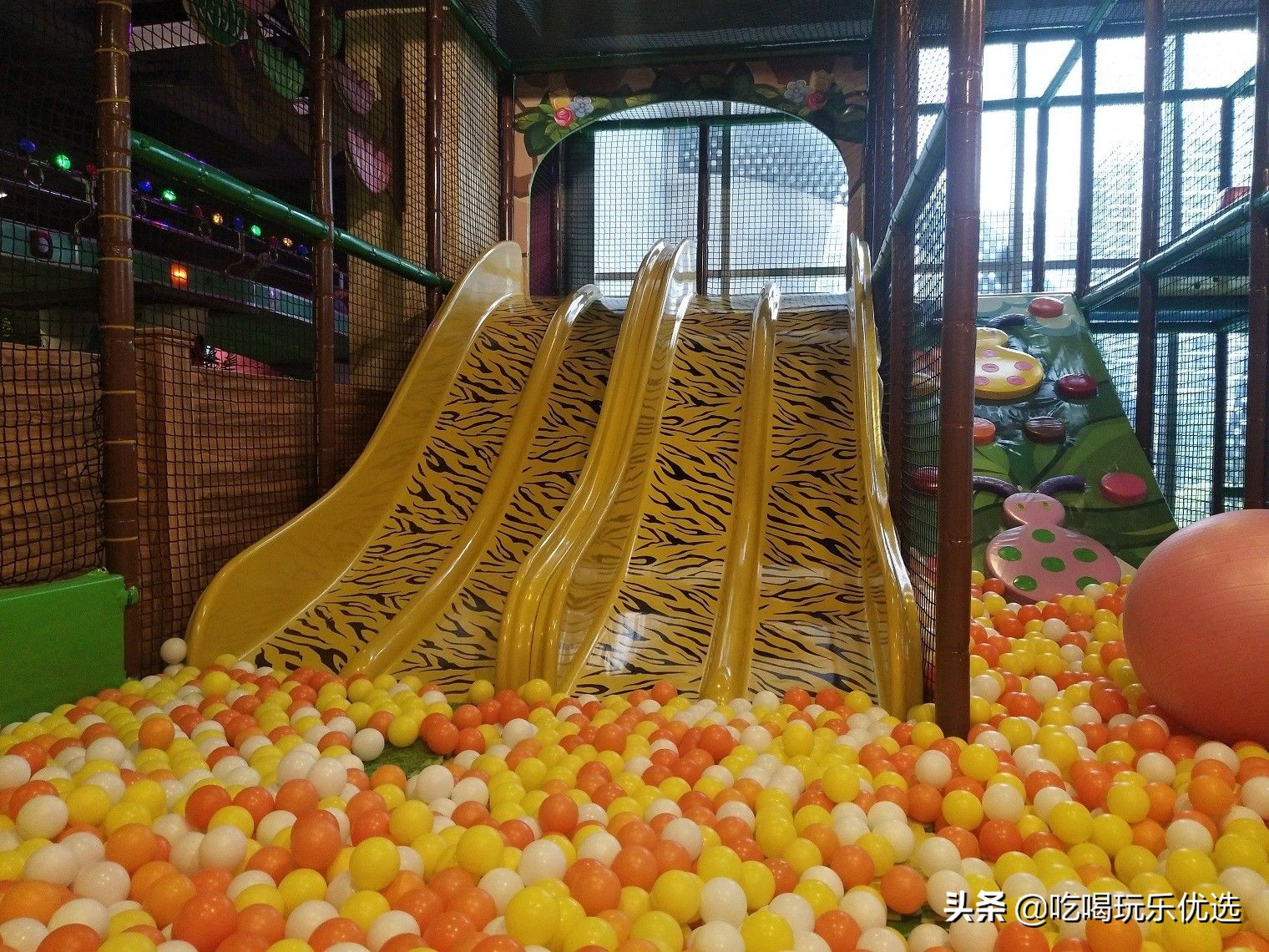 海洋球乐园游乐场滑滑梯,武汉淘气堡乐园